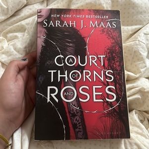 A Court of Thorns and Roses original cover